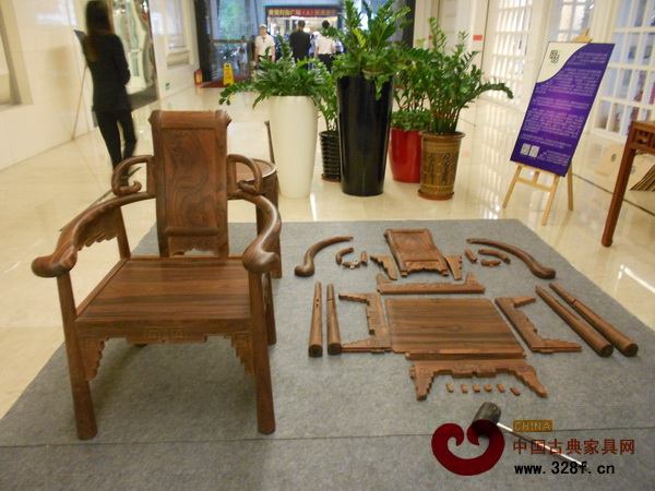 試駕活動現場展示紅木家具榫卯結構制作工藝