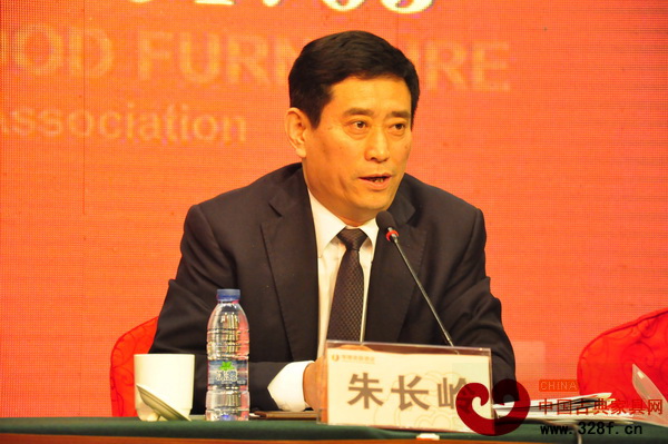 中國(guó)家具協(xié)會(huì)理事長(zhǎng)朱長(zhǎng)嶺講話