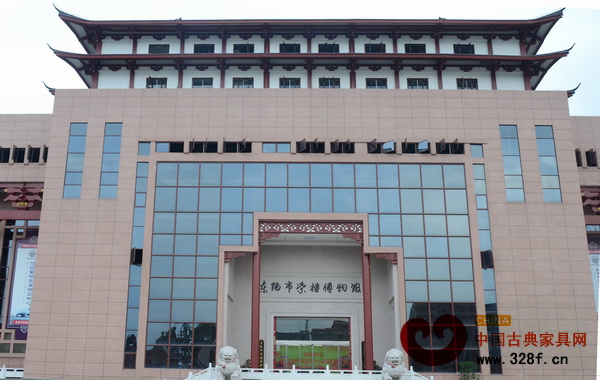 東陽(yáng)市紫檀博物館正門(mén)