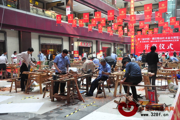 第二屆東陽市紅木家具行業榫卯結構技藝比賽現場