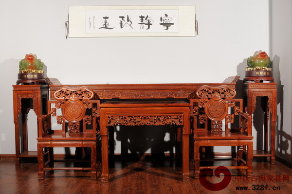 常見中堂擺設場景(帝豪紅木供圖)