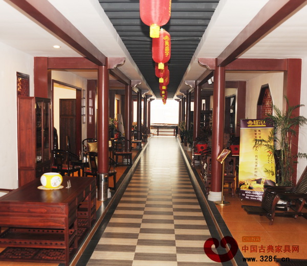 萬盛宇紅木版畫店展廳一角