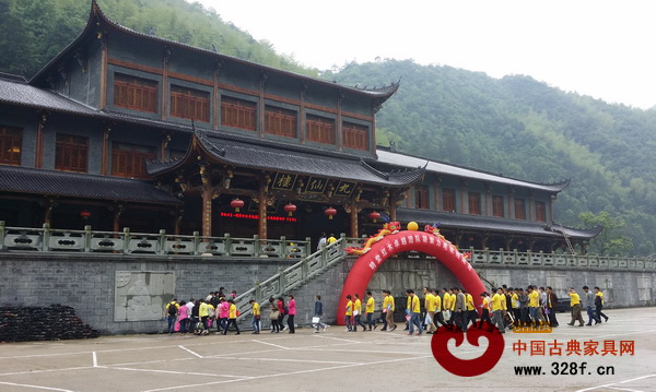 明堂紅木團(tuán)隊(duì)凝聚力特訓(xùn)營走進(jìn)武義牛頭山
