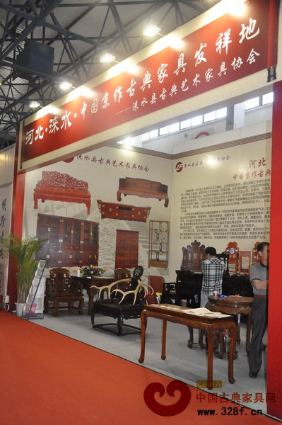 河北淶水展廳擺放了當地特色的古典家具精品