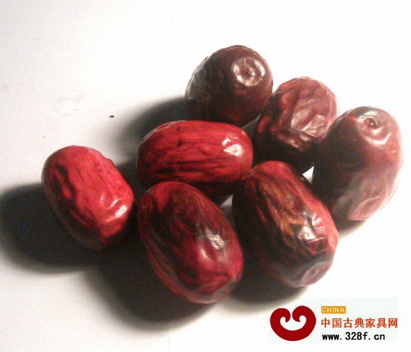 “紅棗”形象逼真，難辨真假