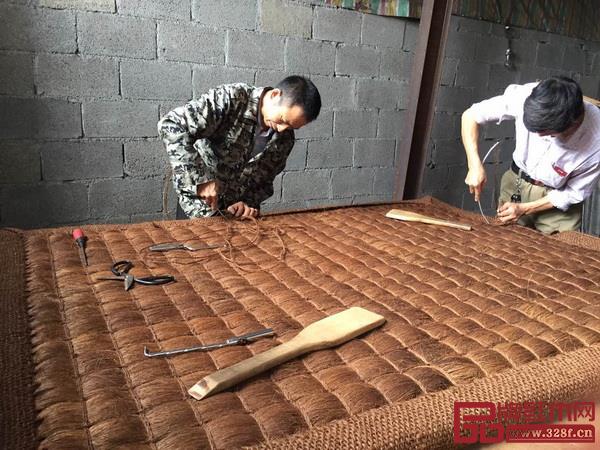 宮派全山棕床墊制作現場,手工制作更加舒適耐用 宮派全山棕床墊制作現場,手工制作更加舒適耐用