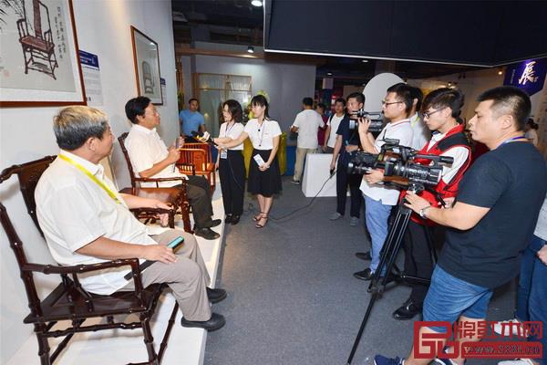 全國工商聯原副主席程路接受媒體采訪 全國工商聯原副主席程路接受媒體采訪