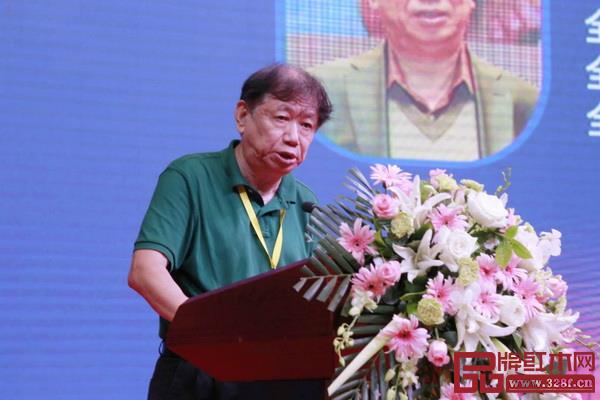 全國工商聯第十一屆執委、全聯民間文物藝術品商會特邀會長、全聯藝術紅木家具專業委員會會長宋建文 全國工商聯第十一屆執委、全聯民間文物藝術品商會特邀會長、全聯藝術紅木家具專業委員會會長宋建文