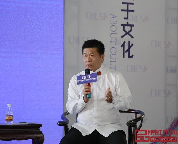 臺(tái)灣永興企業(yè)集團(tuán)執(zhí)行長(zhǎng)、青木堂總經(jīng)理葉武東認(rèn)為,商業(yè)和文化是相通的 臺(tái)灣永興企業(yè)集團(tuán)執(zhí)行長(zhǎng)、青木堂總經(jīng)理葉武東認(rèn)為,商業(yè)和文化是相通的