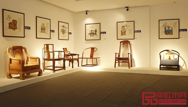 景初新中式家具書畫展暨經(jīng)典作品展將水墨書畫與與實(shí)物作品重合投影出新中式家具之美 景初新中式家具書畫展暨經(jīng)典作品展將水墨書畫與與實(shí)物作品重合投影出新中式家具之美