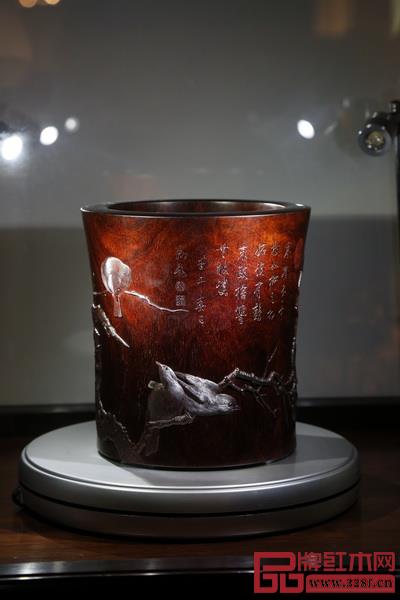 由泰和園制作的深圳絲翎檀雕筆筒入藏國家博物館 由泰和園制作的深圳絲翎檀雕筆筒入藏國家博物館