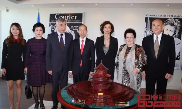 聯合國教科文組織收藏紫檀雕天壇祈年殿藝術珍品儀式 聯合國教科文組織收藏紫檀雕天壇祈年殿藝術珍品儀式