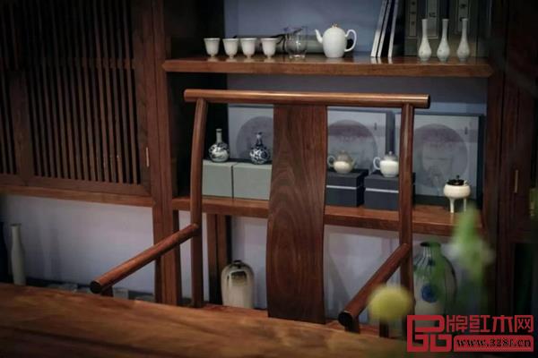 紅木新中式品牌在工藝上更勝一籌,但在品牌營銷和推廣方面做得很不夠 紅木新中式品牌在工藝上更勝一籌,但在品牌營銷和推廣方面做得很不夠