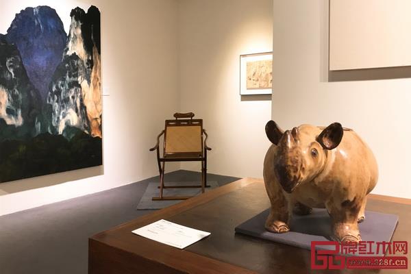  區氏臻品黃花梨躺椅在佳士得上海藝術空間預展