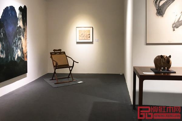 區氏臻品黃花梨躺椅在佳士得上海藝術空間預展 區氏臻品黃花梨躺椅在佳士得上海藝術空間預展