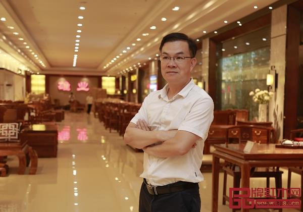 雄業紅木董事長鐘超雄 雄業紅木董事長鐘超雄