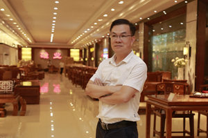 雄業(yè)紅木鐘超雄——刺猬紫檀家具的先行者與革新者