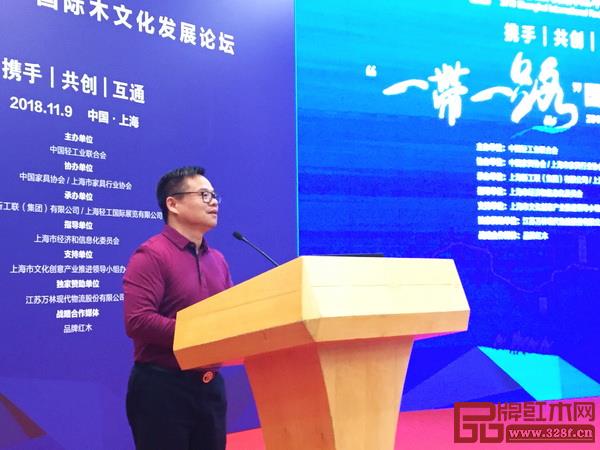 江蘇名佳紅木董事長張正基提出紅木企業(yè)應(yīng)該提倡木文化大家居模式 江蘇名佳紅木董事長張正基提出紅木企業(yè)應(yīng)該提倡木文化大家居模式