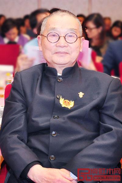 中國高等教育家具設(shè)計(jì)專業(yè)創(chuàng)始人胡景初 中國高等教育家具設(shè)計(jì)專業(yè)創(chuàng)始人胡景初