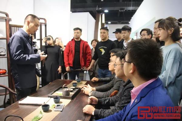 東陽市人民政府副市長蔣震雷指導“紅創二代”工作 東陽市人民政府副市長蔣震雷指導“紅創二代”工作