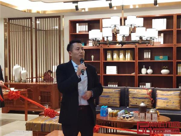 徐州世外桃源專賣店總經理侯志明宣布開業活動優惠方案
