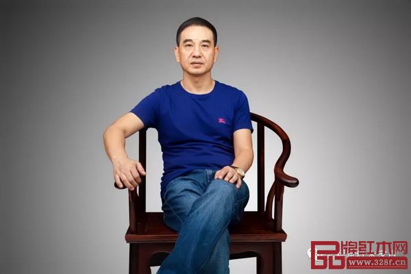 紫福堂紅木董事長包金太