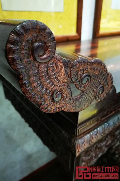 波記家具小葉紫檀《靈芝中唐沙發(fā)》之雕刻細(xì)節(jié) 波記家具小葉紫檀《靈芝中唐沙發(fā)》之雕刻細(xì)節(jié)