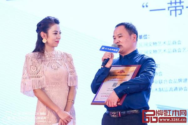 雅典紅木董事長包海深接受廣東電視臺主持人央金的采訪