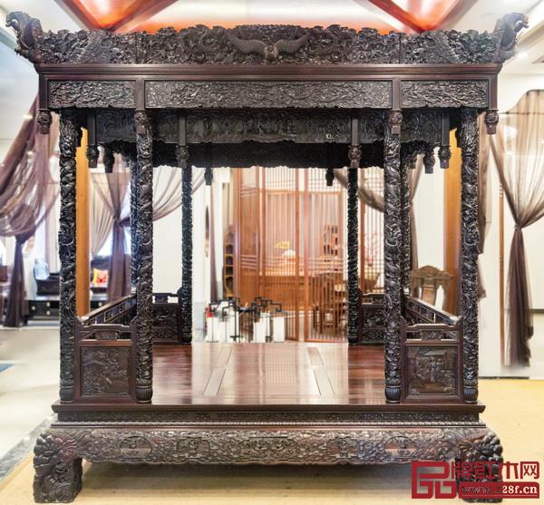 大成尚品匠心大作——《光輝中華八柱龍床》