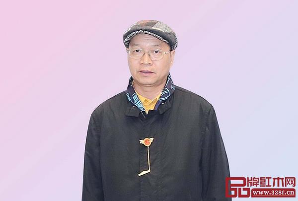 全聯藝術紅木家具專業委員會專家顧問、教育部教學改革示范專業“家具設計與制造”專業帶頭人彭亮 全聯藝術紅木家具專業委員會專家顧問、教育部教學改革示范專業“家具設計與制造”專業帶頭人彭亮