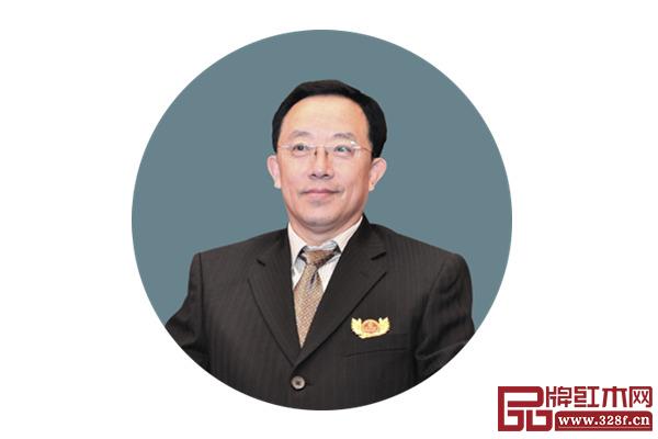 全聯藝術紅木家具專業委員會專家顧問、華南農業大學博士生導師李凱夫 全聯藝術紅木家具專業委員會專家顧問、華南農業大學博士生導師李凱夫