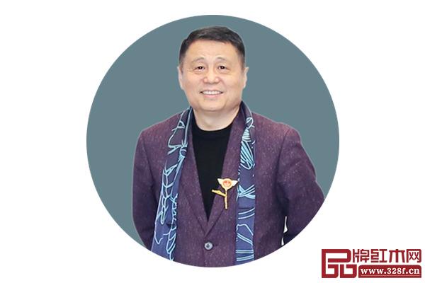 全聯藝術紅木家具專業委員會專家顧問、明清家具研究學者張輝 全聯藝術紅木家具專業委員會專家顧問、明清家具研究學者張輝