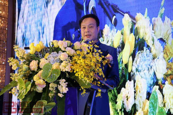 中山市家具商會第八屆理事會會長李劍文發表就職演講 中山市家具商會第八屆理事會會長李劍文發表就職演講