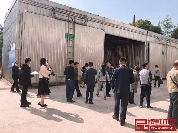 經銷商參觀漢府家具生產制造基地