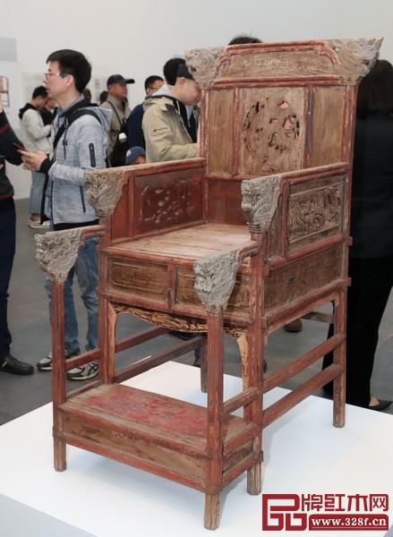 龍紋扶手椅 長90厘米 寬61厘米 高137厘米 龍紋扶手椅 長90厘米 寬61厘米 高137厘米