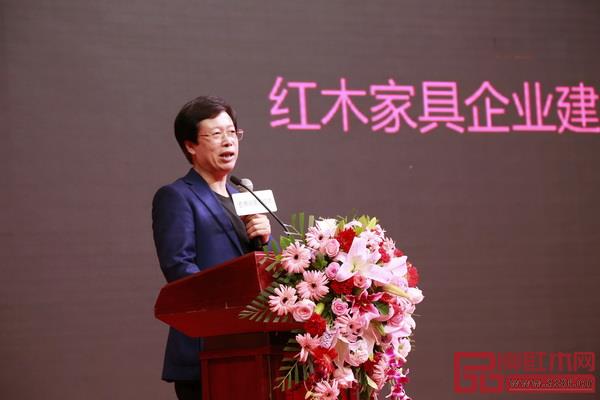 深圳家具研究開發院院長,南京林業大學家具與工業設計學院教授、博士生導師許柏鳴 深圳家具研究開發院院長,南京林業大學家具與工業設計學院教授、博士生導師許柏鳴