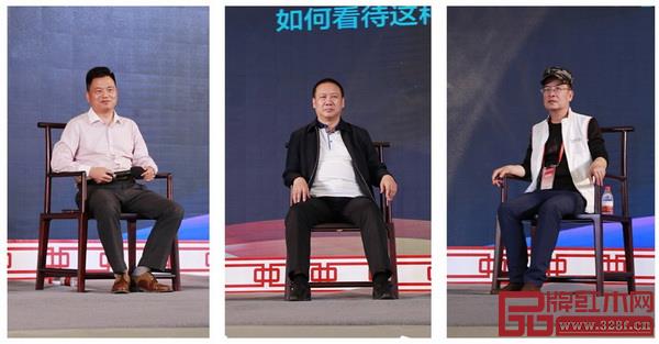 全聯(lián)藝術(shù)紅木家具專業(yè)委員會主席團主席、東陽中信紅木董事長李忠信(左),全聯(lián)藝術(shù)紅木家具專業(yè)委員會主席團主席、西安雅居閣總裁石立峰(中),中信紅木家具陜北總店總經(jīng)理楊銅成(右)進行論壇分享 全聯(lián)藝術(shù)紅木家具專業(yè)委員會主席團主席、東陽中信紅木董事長李忠信(左),全聯(lián)藝術(shù)紅木家具專業(yè)委員會主席團主席、西安雅居閣總裁石立峰(中),中信紅木家具陜北總店總經(jīng)理楊銅成(右)進行論壇分享