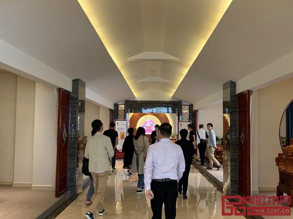 萬(wàn)家宜精品家具博得經(jīng)銷商陣陣好評(píng) 萬(wàn)家宜精品家具博得經(jīng)銷商陣陣好評(píng)