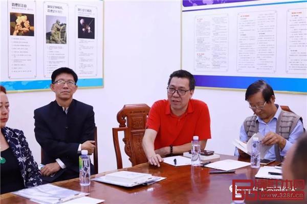 “五四百年”詩歌賞析會(huì)現(xiàn)場,大家暢所欲言 “五四百年”詩歌賞析會(huì)現(xiàn)場,大家暢所欲言