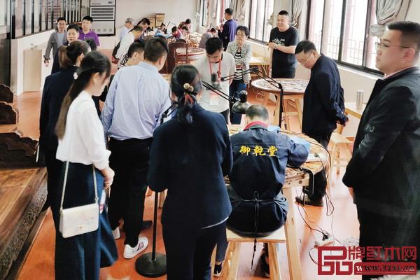 御乾堂紅木 全國各地經銷商參觀御乾堂紅木展廳與工廠,深入了解其品牌實力 御乾堂紅木 全國各地經銷商參觀御乾堂紅木展廳與工廠,深入了解其品牌實力