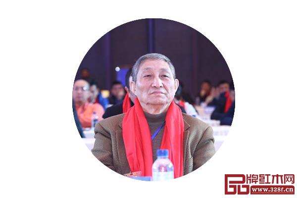 全聯(lián)藝術紅木家具專業(yè)委員會專家顧問、故宮博物院文保科技部原主任 曹靜樓 全聯(lián)藝術紅木家具專業(yè)委員會專家顧問、故宮博物院文保科技部原主任 曹靜樓