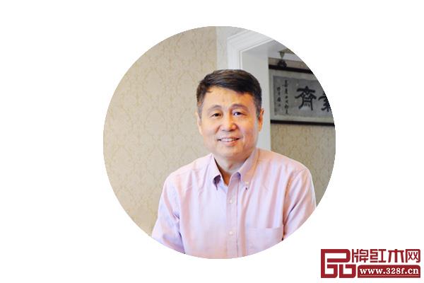 全聯(lián)藝術紅木家具專業(yè)委員會專家顧問、明清家具研究學者 張輝 全聯(lián)藝術紅木家具專業(yè)委員會專家顧問、明清家具研究學者 張輝