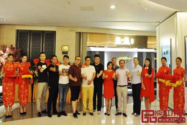 雍博堂紅木旗下黑酸枝新中式品牌——春風羅浮宮旗艦店盛大開業(yè) 雍博堂紅木旗下黑酸枝新中式品牌——春風羅浮宮旗艦店盛大開業(yè)