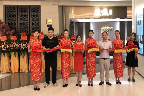 雍博堂紅木新中式品牌春風羅浮宮旗艦店盛大開業