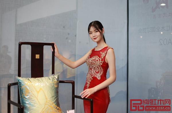 東成文宋以優(yōu)雅精致的內(nèi)外表現(xiàn),為使用者帶來(lái)獨(dú)特體驗(yàn) 東成文宋以優(yōu)雅精致的內(nèi)外表現(xiàn),為使用者帶來(lái)獨(dú)特體驗(yàn)