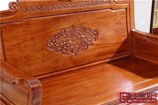 香山桃園——巴花《祥云沙發》靠背細節圖