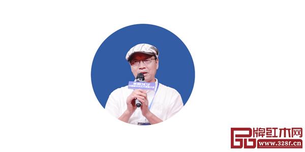 全聯(lián)藝術(shù)紅木家具專業(yè)委員會(huì)專家顧問、教育部教學(xué)改革示范專業(yè)“家具設(shè)計(jì)與制造”專業(yè)帶頭人彭亮 全聯(lián)藝術(shù)紅木家具專業(yè)委員會(huì)專家顧問、教育部教學(xué)改革示范專業(yè)“家具設(shè)計(jì)與制造”專業(yè)帶頭人彭亮