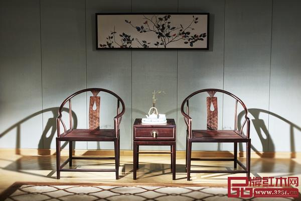 憶古軒·西廂房也在今年加推時尚簡約的“新東方”系列,展會上得到多家經銷商加盟 憶古軒·西廂房也在今年加推時尚簡約的“新東方”系列,展會上得到多家經銷商加盟