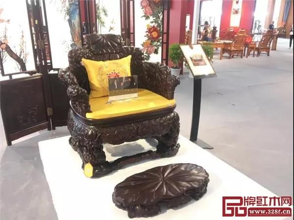 三福出品的明式交椅、皇宮椅、官帽椅、圈椅等先后成為國禮，被國家領導人贈與外國元首