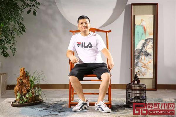 顯木工坊董事長厲董董 顯木工坊董事長厲董董